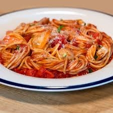 SPAGHETTI CU CARNE SI SOS DE ROSII 300G