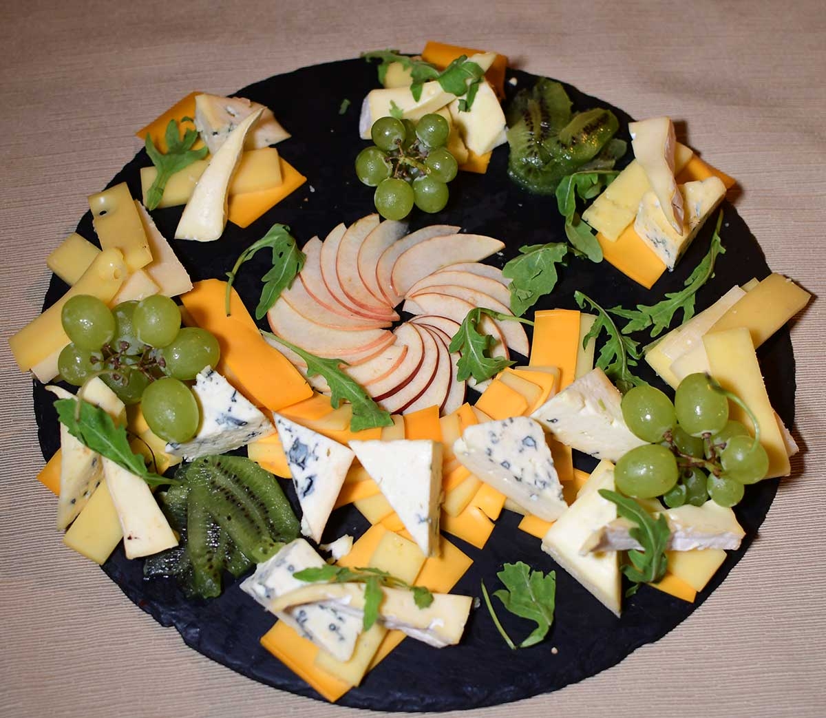 PLATOU CU BRANZETURI 600G